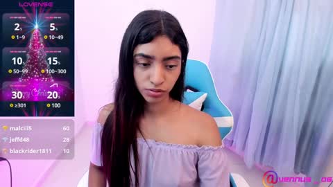 Snapshot of hottie_veronica chatting on 12/23/24, 05:32 Veronica independent model online show from 12/23/24, 05:32