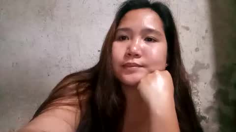 Snapshot of hottiecum27 chatting on 04/16/26, 02:18 hottiecum27 online show from 04/16/26, 02:18