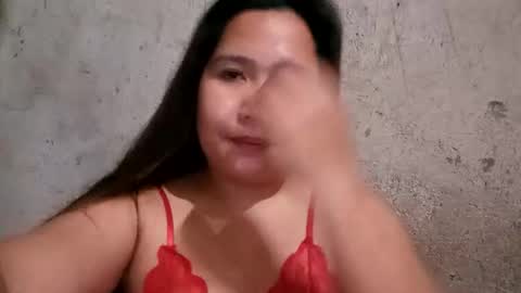 Snapshot of hottiecum27 chatting on 05/05/26, 02:14 hottiecum27 online show from 05/05/26, 02:14
