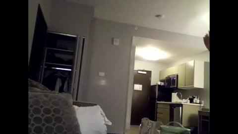 Snapshot of hottiefrmhell97 chatting on 11/26/25, 12:11 Lucky online show from 11/26/25, 12:11