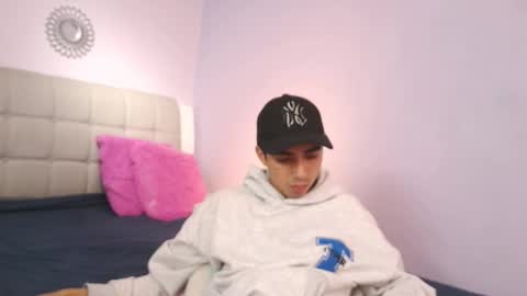 Snapshot of hottiie_guy chatting on 11/04/25, 06:07 hottiie_guy online show from 11/04/25, 06:07