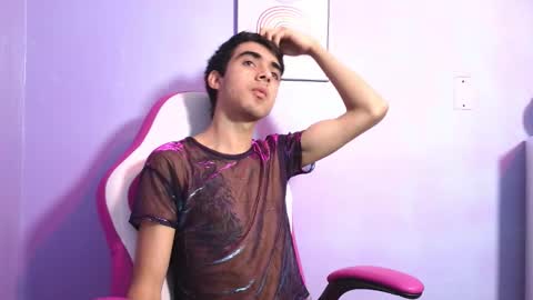 Snapshot of hottiie_guy chatting on 12/01/25, 07:08 hottiie_guy online show from 12/01/25, 07:08