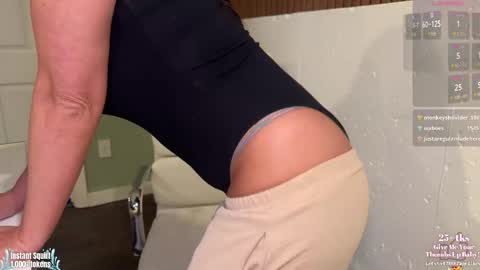 Snapshot of hottmay chatting on 11/19/25, 06:19 --- Dana May online show from 11/19/25, 06:19