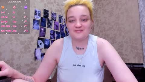 Snapshot of hotty_linn chatting on 10/05/25, 08:51 Linn online show from 10/05/25, 08:51