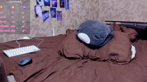 Snapshot of hotty_linn chatting on 10/24/25, 04:36 Linn online show from 10/24/25, 04:36