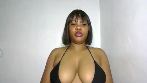 hotty_lora889 online show from 02/04/26, 08:09