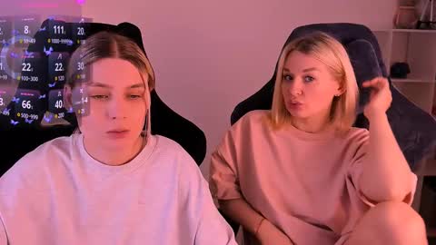 Nessie and Jessie online show from 12/09/24, 03:44