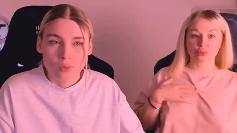 Nessie and Jessie online show from 12/31/24, 02:36