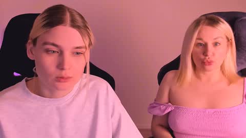 Nessie and Jessie online show from 12/31/24, 10:01