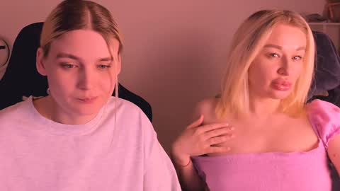 Nessie and Jessie online show from 01/01/25, 09:20