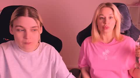 Nessie and Jessie online show from 01/03/25, 06:57