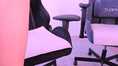 Nessie and Jessie online show from 01/13/25, 10:03