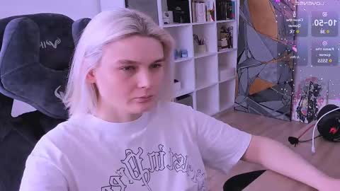 Nessie and Jessie online show from 02/20/25, 12:36