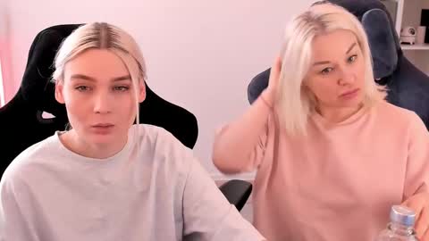 Nessie and Jessie online show from 02/23/25, 10:06