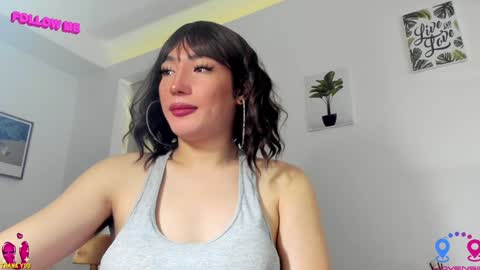 Snapshot of hottycrishinaxx chatting on 01/16/25, 06:35 crishinahotty online show from 01/16/25, 06:35