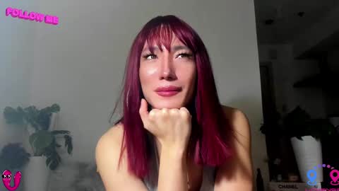 Snapshot of hottycrishinaxx chatting on 02/14/25, 09:13 crishinahotty online show from 02/14/25, 09:13