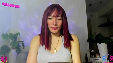 Snapshot of hottycrishinaxx chatting on 02/15/25, 10:33 crishinahotty online show from 02/15/25, 10:33