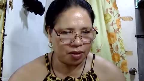 hottycrissy4u online show from 06/04/26, 11:00