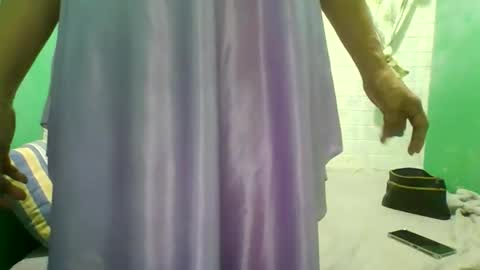 hotwetmommaxxx online show from 11/10/25, 11:37