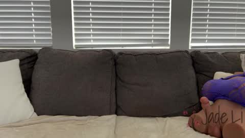 Jade Li online show from 12/17/25, 09:10