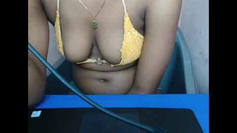 Snapshot of hotxxebony chatting on 04/28/26, 02:27 hotxxebony online show from 04/28/26, 02:27