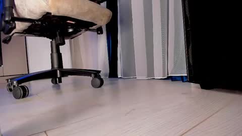 Susan online show from 02/09/25, 06:37