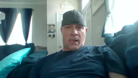 Snapshot of hotyummycock69 chatting on 09/27/25, 02:33 hotyummycock69 online show from 09/27/25, 02:33