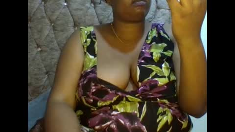 hotzoey10 online show from 04/25/26, 09:34