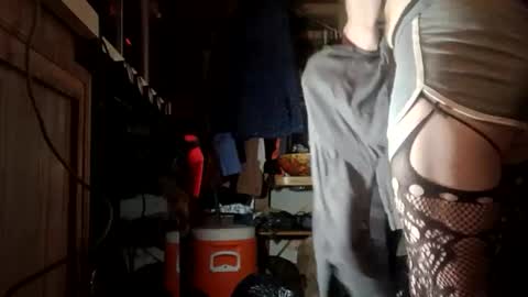 Snapshot of houndmefromhell chatting on 01/31/25, 12:18 houndmefromhell online show from 01/31/25, 12:18