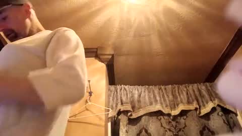 Snapshot of houndmefromhell chatting on 02/20/25, 09:11 houndmefromhell online show from 02/20/25, 09:11