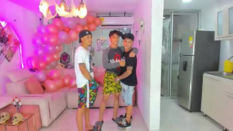 Snapshot of houseofwarrios chatting on 10/30/25, 05:31 we are Harry Jersi pablo and our mod talco online show from 10/30/25, 05:31