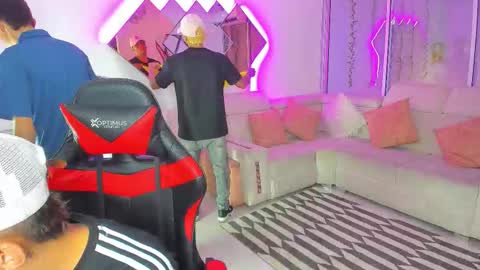 Snapshot of houseofwarrios chatting on 11/20/25, 05:29 we are Harry Jersi pablo and our mod talco online show from 11/20/25, 05:29