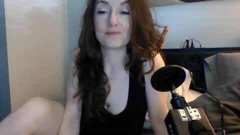 housewifeelle online show from 04/23/26, 08:33