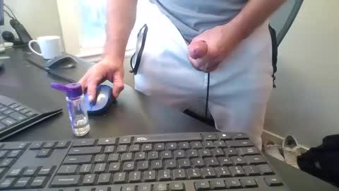 hoverday online show from 10/03/25, 02:25