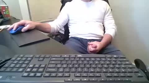 hoverday online show from 12/19/25, 09:22