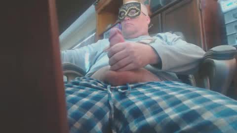 Howard817 online show from 01/25/25, 03:41