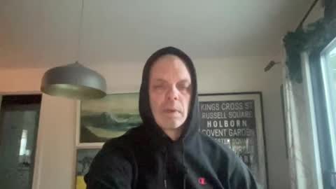 Snapshot of howlingatnothing chatting on 12/15/24, 08:36 howlingatnothing online show from 12/15/24, 08:36