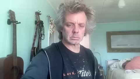 Snapshot of howlingatnothing chatting on 11/02/25, 05:26 howlingatnothing online show from 11/02/25, 05:26