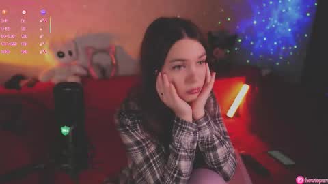 Mia online show from 11/06/25, 05:03