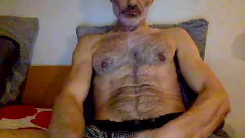 Snapshot of hry4youchat chatting on 12/15/24, 01:24 hry4youchat online show from 12/15/24, 01:24