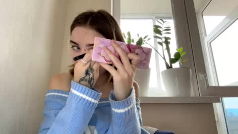 hsiuscherich online show from 11/16/25, 07:03