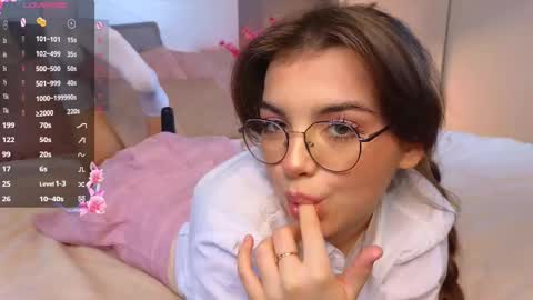 Snapshot of huba_booba chatting on 03/11/25, 07:37 Diane online show from 03/11/25, 07:37