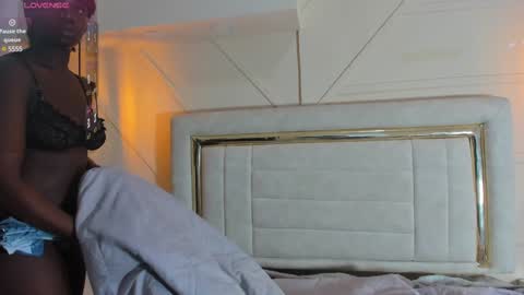 Snapshot of huddah_cam chatting on 12/28/24, 11:52 huddah online show from 12/28/24, 11:52