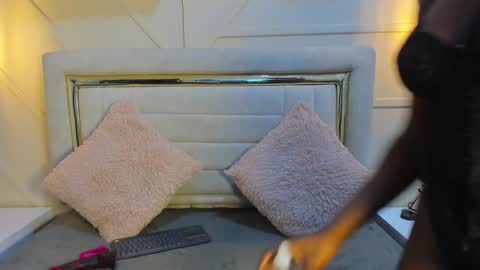 Snapshot of huddah_cam chatting on 01/02/25, 05:07 huddah online show from 01/02/25, 05:07