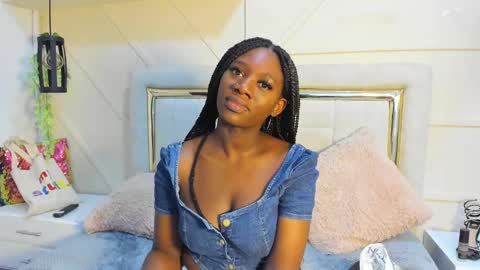 Snapshot of huddah_cam chatting on 01/13/25, 11:30 huddah online show from 01/13/25, 11:30