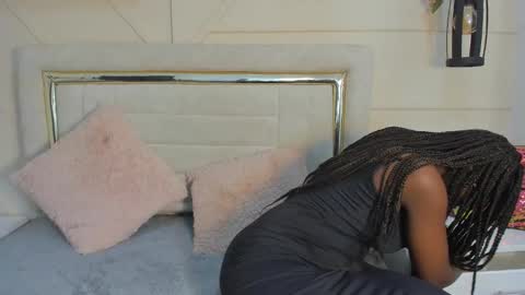 Snapshot of huddah_cam chatting on 01/14/25, 02:32 huddah online show from 01/14/25, 02:32