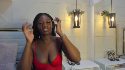 Snapshot of huddah_cam chatting on 01/20/25, 11:35 huddah online show from 01/20/25, 11:35