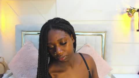 Snapshot of huddah_cam chatting on 02/15/25, 11:17 huddah online show from 02/15/25, 11:17