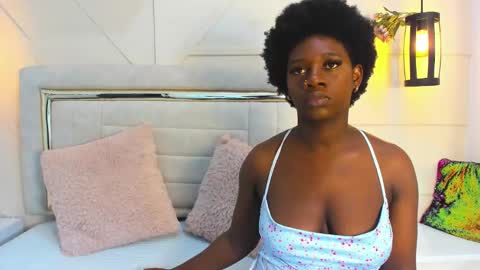 Snapshot of huddah_cam chatting on 02/18/25, 11:44 huddah online show from 02/18/25, 11:44