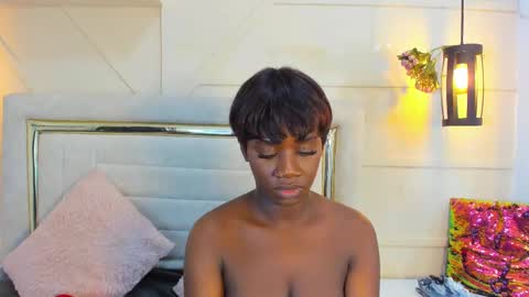 Snapshot of huddah_cam chatting on 02/27/25, 02:32 huddah online show from 02/27/25, 02:32